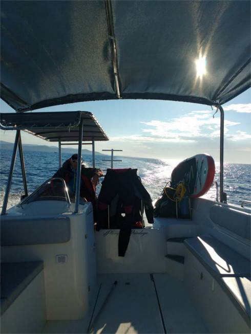 Bateau spacieux pour des sorties de plongée en petit comité à Bormes-les-Mimosas