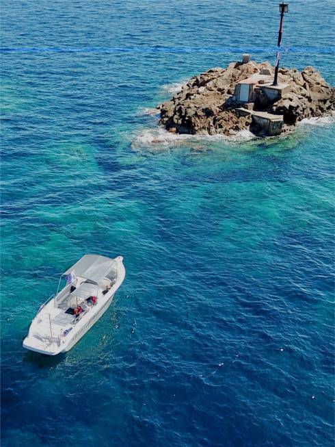 Bateau spacieux pour des sorties de plongée en petit comité à Bormes-les-Mimosas