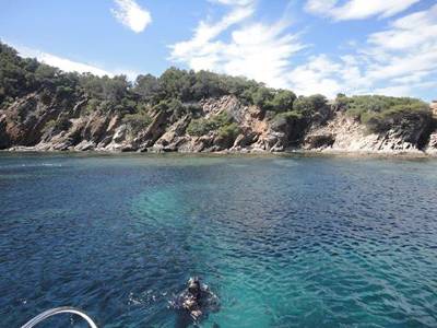 Plonger en famille ou entre amis à Bormes les Mimosas dans le Var en privatisant le bateau