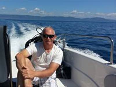 Plonger en famille ou entre amis à Bormes les Mimosas dans le Var en privatisant le bateau